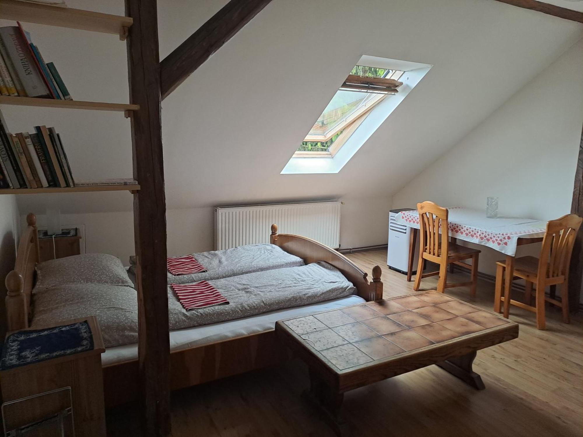 Podkrovni Apartman Olomouc Bagian luar foto